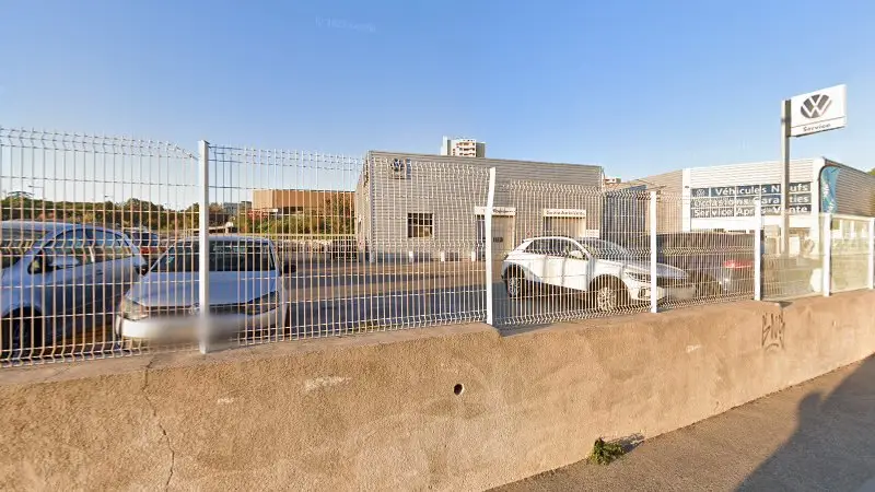 Vue de la rue devant GARAGE D'HAITI SARL - Volkswagen Service, Marseille