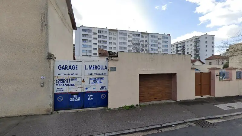 Vue de la rue devant Merolla Louis, Villeurbanne