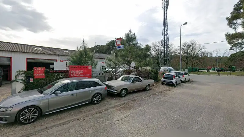 Vue de la rue devant Garage Du Littoral, Lège-Cap-Ferret