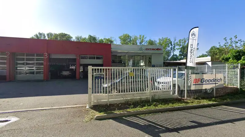 Vue de la rue devant porcher industries, La Voulte-sur-Rhône