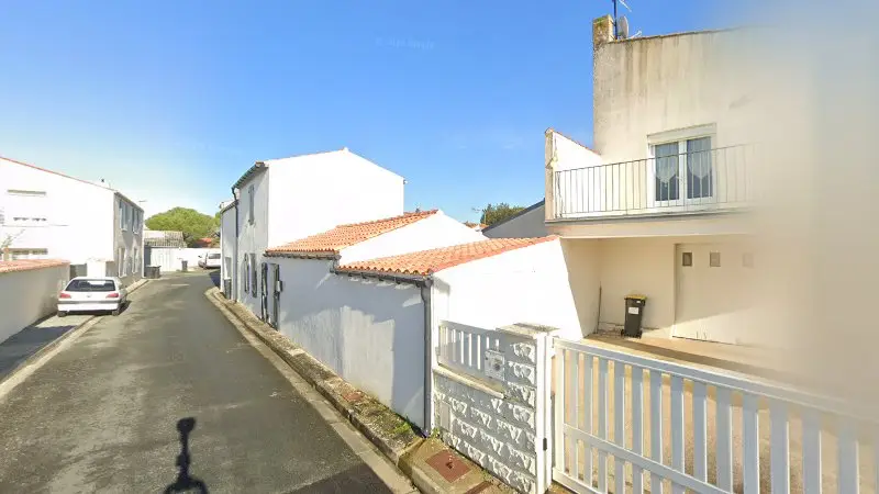 Vue de la rue devant Carrosserie Doney Brizard Sandra, Marsilly