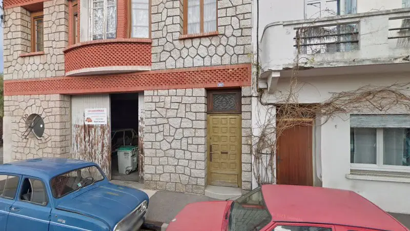 Vue de la rue devant CM carrosserie, Ille-sur-Têt