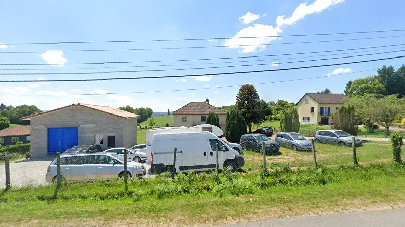Vue de la rue devant GARAGE PREMIER - ISAK AUTOMOBILE, Saint-Léonard-de-Noblat