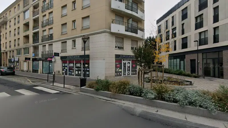 Vue de la rue devant Ici Pieces Auto 92, Bois-Colombes