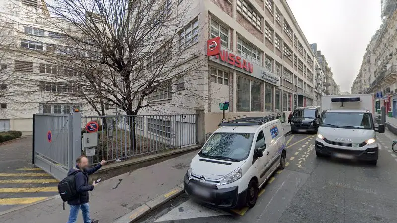 Vue de la rue devant NISSAN NDN MONTMARTRE, Paris