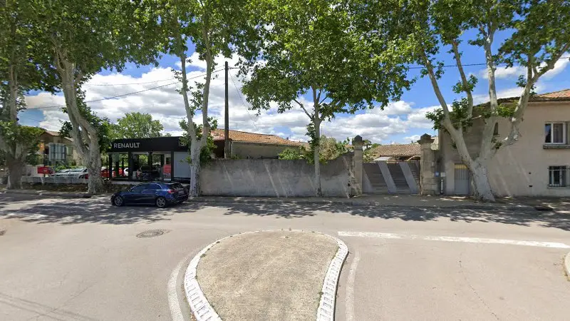 Vue de la rue devant Garage Pastre - MOTRIO, Le Cailar