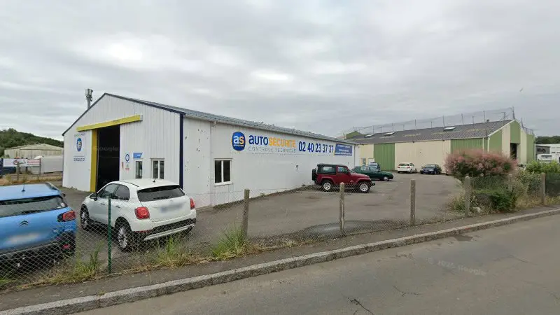 Vue de la rue devant AS Autosécurité Contrôle Technique LA TURBALLE, La Turballe