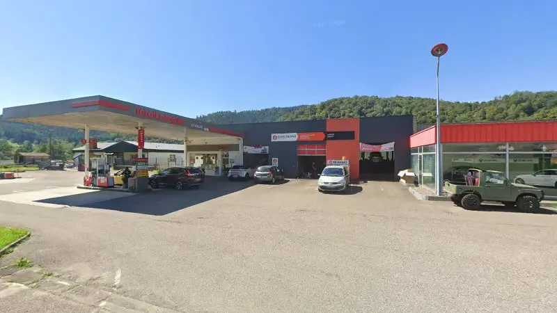 Vue de la rue devant Garage Jaeggy, EUROREPAR CAR SERVICE, Moosch