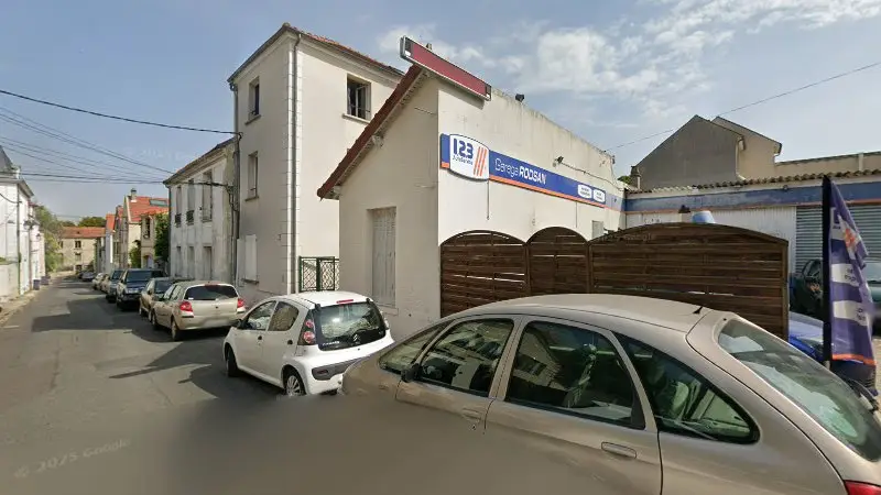 Vue de la rue devant Garage RODSAN - 1,2,3 AutoService, Montesson