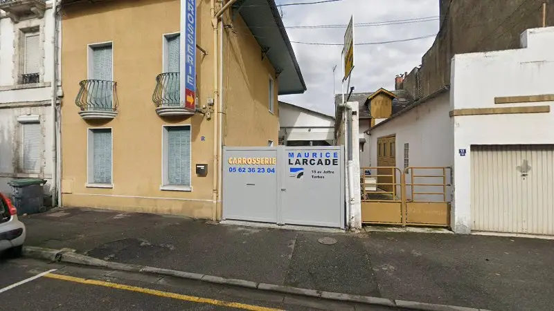 Vue de la rue devant Carrosserie Larcade Mauri..., Tarbes