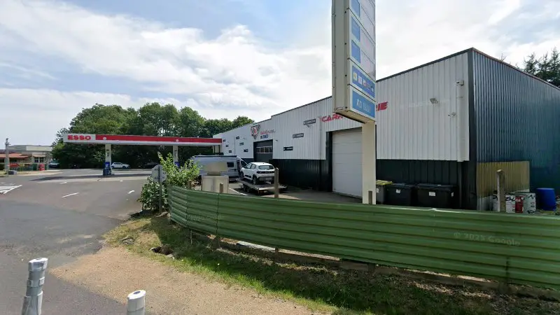 Vue de la rue devant Ad Garage De Theix, Saint-Genès-Champanelle