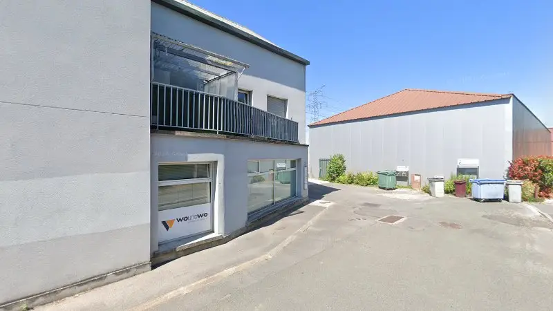 Vue de la rue devant Cars by Ivaos, Collégien