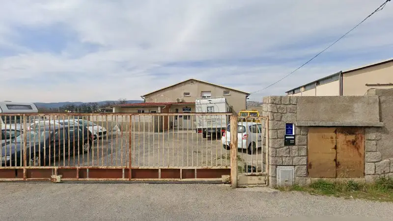 Vue de la rue devant Carrosserie Ferlay Christian, Portes-lès-Valence