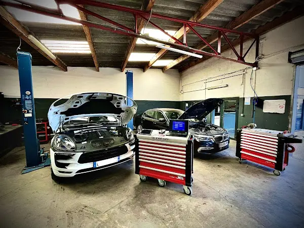 Photo publiée sur la fiche Google de Garage RM Auto Motrio Entretien et Réparation Toutes Marques Dépannage Remorquage Assistance 24h/24 7j/7, Arles