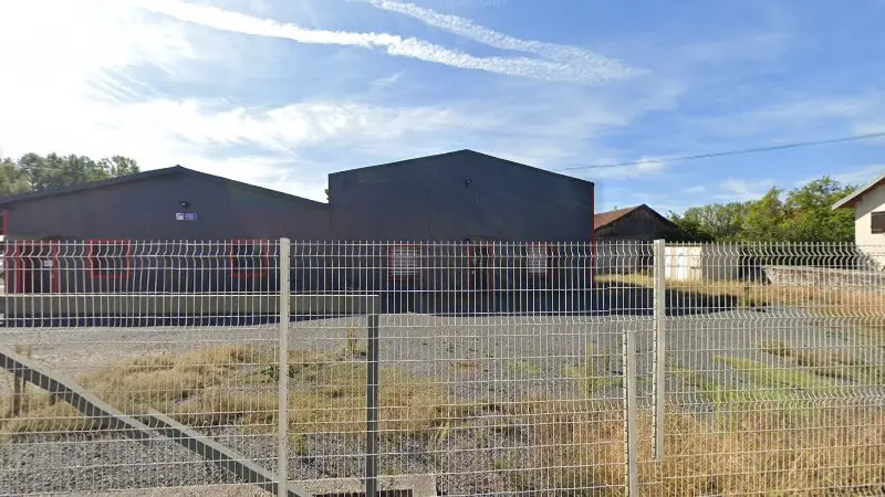 Vue de la rue devant Claudel Carrosserie, Rambervillers