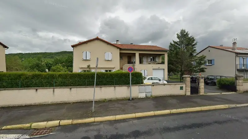 Vue de la rue devant Moto Dôme Services, Brives-Charensac