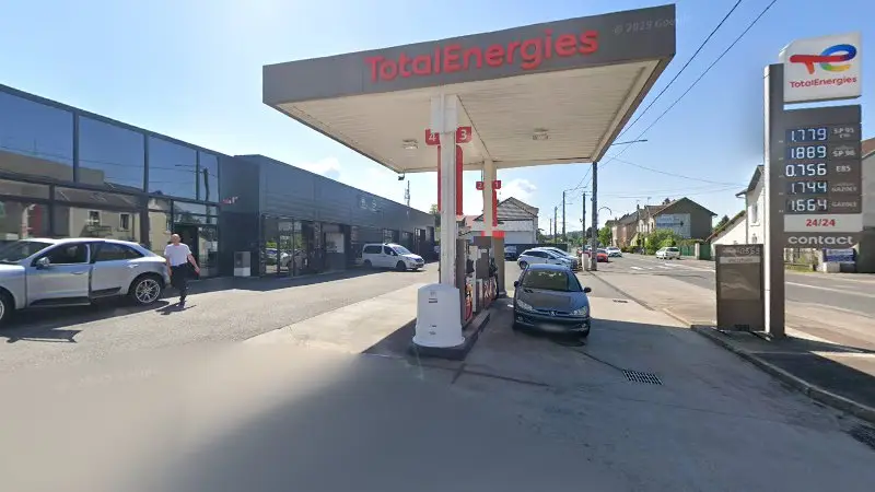 Vue de la rue devant Sarl Garage Tanguy, Baccarat