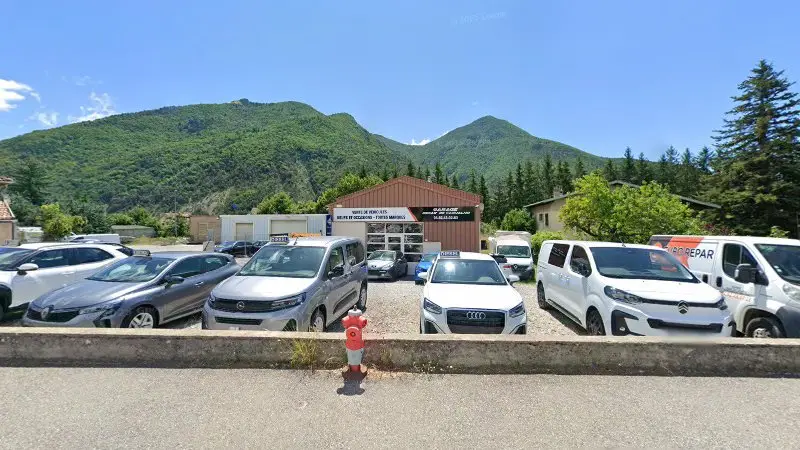 Vue de la rue devant Garage De Carvalho Oscar, Veynes
