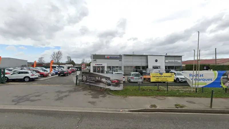 Vue de la rue devant Skoda Service Villaines-sous-Bois Courtoise Motors, Villaines-sous-Bois