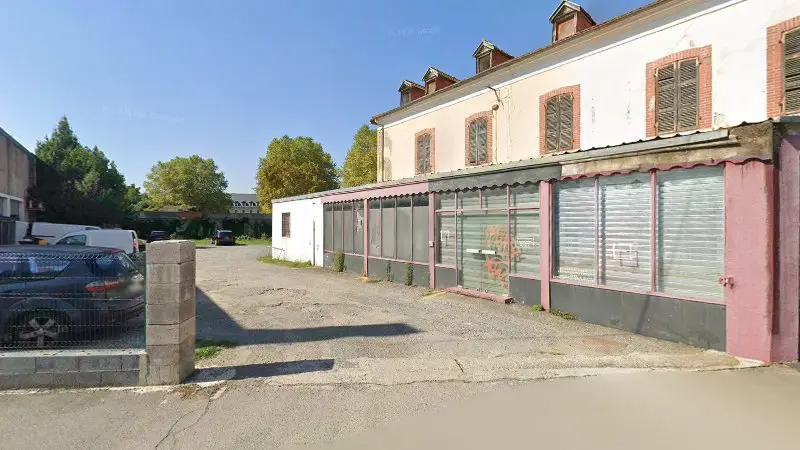 Vue de la rue devant Sarl Bigorre Auto Pieces, Tarbes