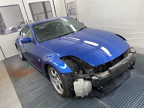 Photo publiée sur la fiche Google de CARROSSERIE PEINTURE MENARD, Segré-en-Anjou Bleu