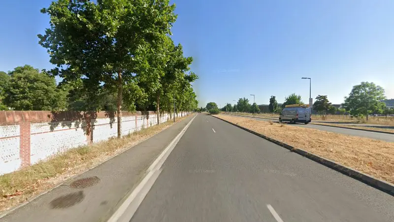 Vue de la rue devant Dbf Toulouse route d’Espagne, Toulouse