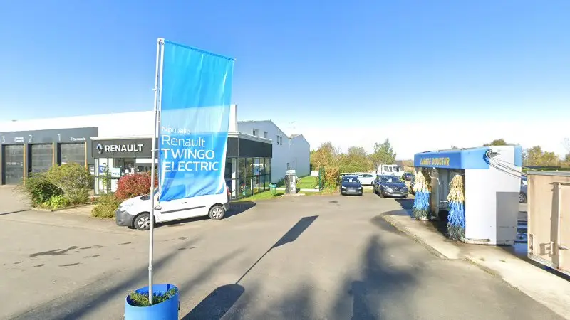 Vue de la rue devant Assistance Auto De La Côte D'Emeraude A.A.C.E DOL-DE-BRETAGNE, Dol-de-Bretagne