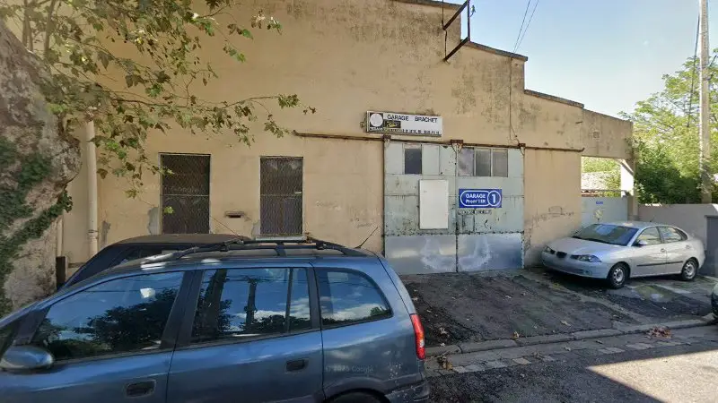 Vue de la rue devant Garage à Toulon - Garage Brachet, Toulon