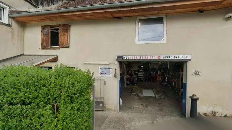 Vue de la rue devant Garage Lamielle, Masevaux-Niederbruck