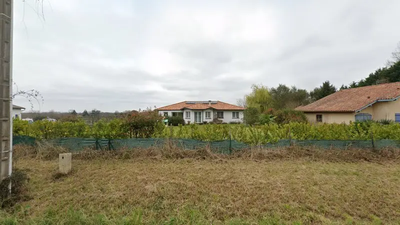 Vue de la rue devant Mendiboure Jean-Francois, Saint-André-de-Seignanx