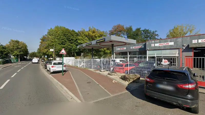 Vue de la rue devant Autopital, Soisy-sous-Montmorency