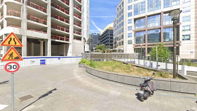 Vue de la rue devant Aguesseau Ravier, Boulogne-Billancourt