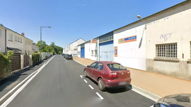 Vue de la rue devant T.f.m.p, Joué-lès-Tours