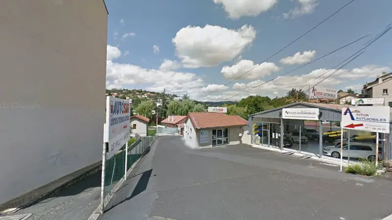 Vue de la rue devant Contrôle technique Autosur Le Puy-en-Velay, Le Puy-en-Velay