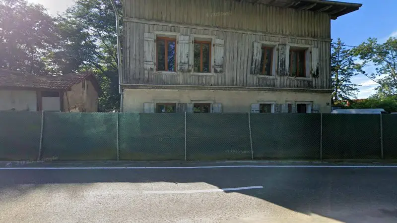 Vue de la rue devant Kaiser Entreprise, Oberhausbergen