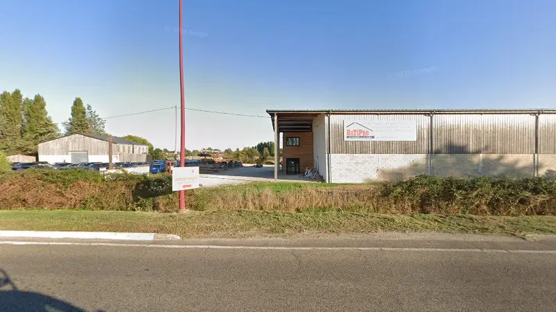 Vue de la rue devant B.A Carrosserie, Albias