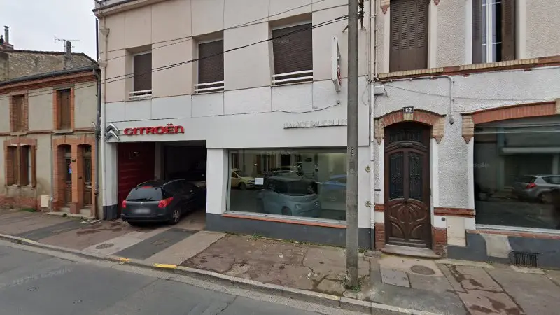 Vue de la rue devant SARL GARAGE RAUCOULES LOUIS - Citroën, Albi