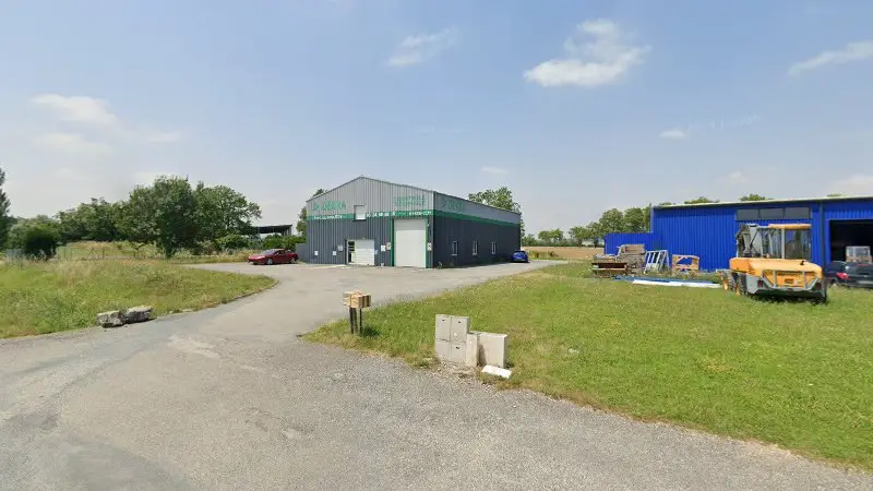 Vue de la rue devant DEKRA Technical Inspection Center, Saint-Félix-Lauragais