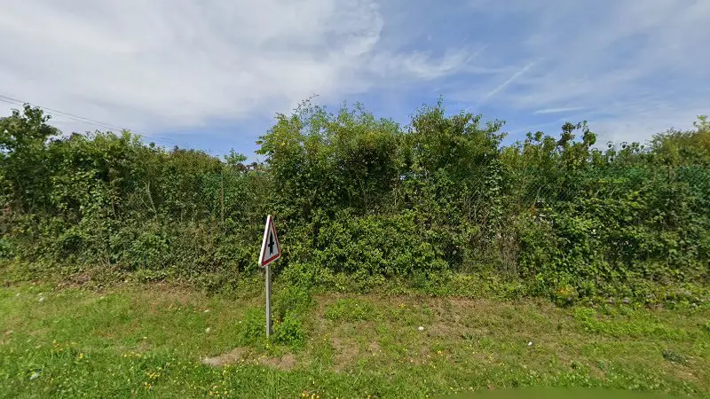 Vue de la rue devant Beccue SAS - Atelier Du Poids Lourd, Connantre