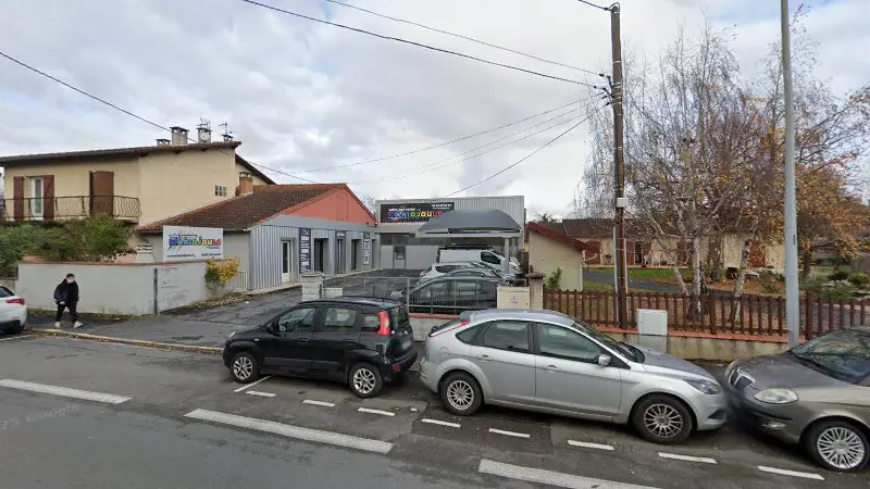 Vue de la rue devant Carrosserie Mariojouls-Viguier, Albi