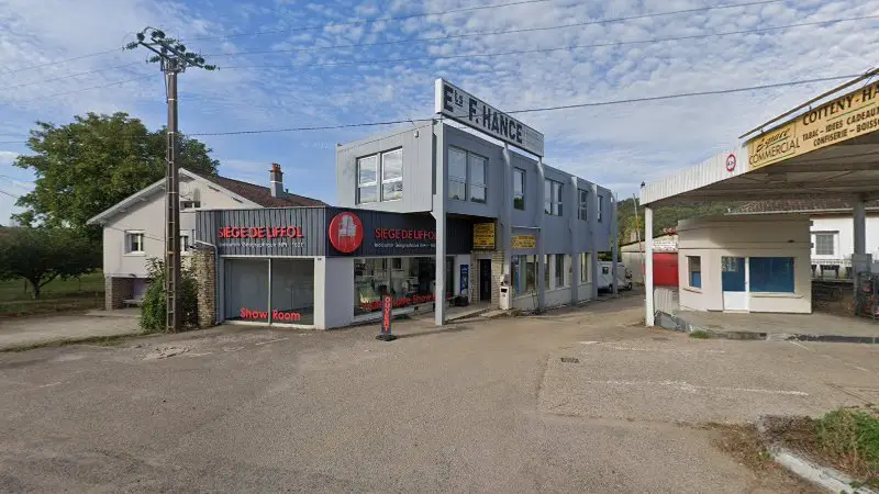Vue de la rue devant garage demange herve, Liffol-le-Grand