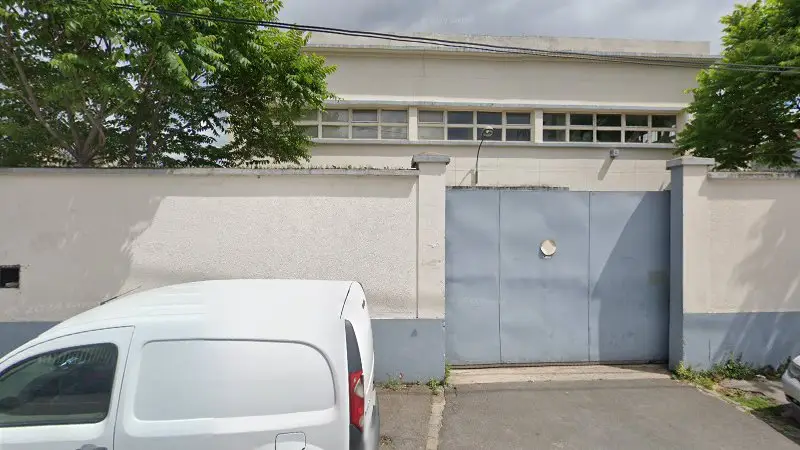 Vue de la rue devant BM92 Parts !, Gennevilliers