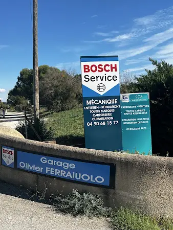 Photo publiée sur la fiche Google de TOP CARROSSERIE - GARAGE FERRAIUOLO, Lourmarin
