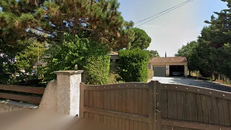 Vue de la rue devant R Froid Contrôle, La Seyne-sur-Mer