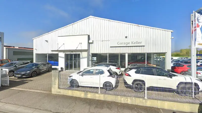 Vue de la rue devant Garage Keller Toyota, Obernai