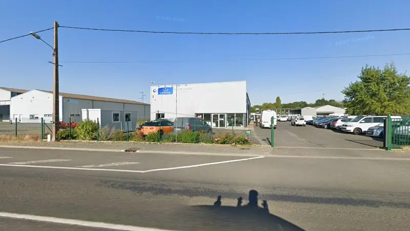 Vue de la rue devant EURL GARAGE DU JEU DE PAUME, Varennes-sur-Loire