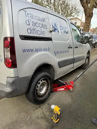 Photo publiée sur la fiche Google de DESTOCK PNEU DÉPANNAGE MOBILE , GARAGE LOC A l’HEURE, Aulnay-sous-Bois