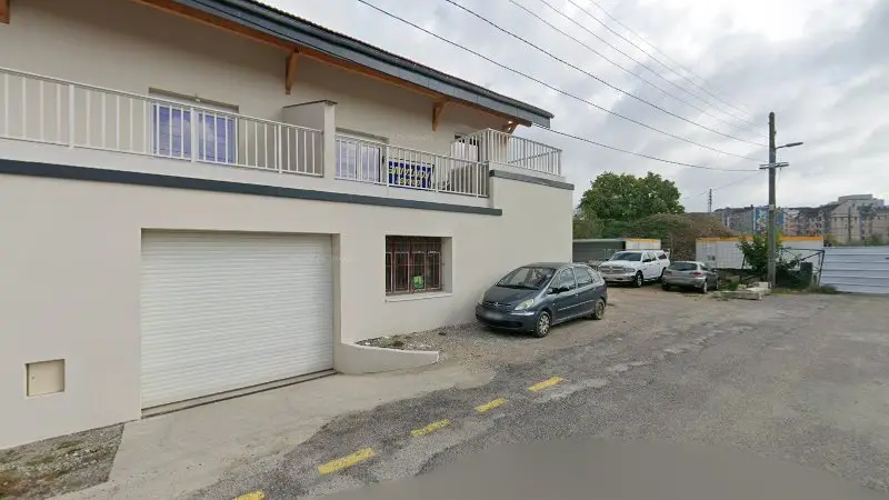 Vue de la rue devant GARAGE PREMIER - GARAGE FONTAINE, Ambilly