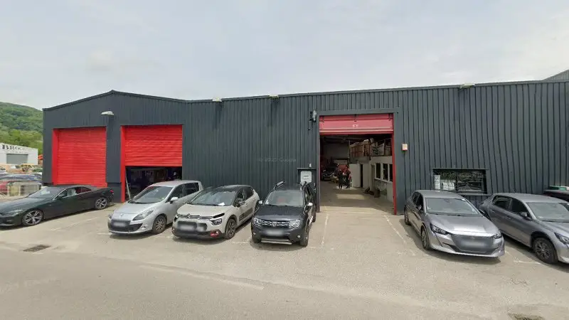 Vue de la rue devant Carrosserie Pachot, L'Albenc