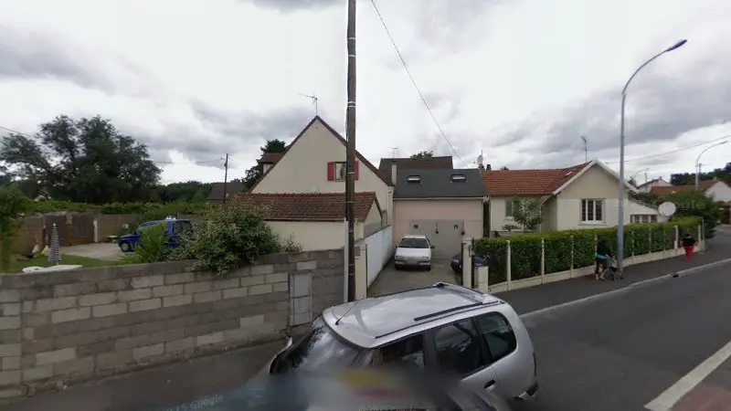 Vue de la rue devant HL CARS, Herblay-sur-Seine